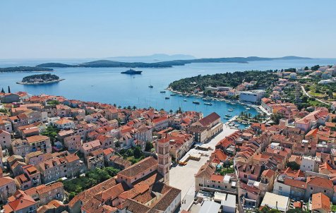 Islands Vis, Hvar & Blue Cave - Group speedboat tour