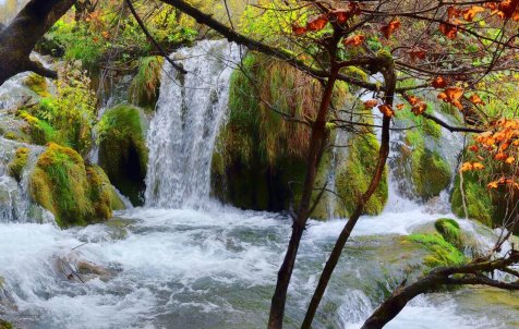 N.P. Plitvice lakes - 16 lakes inter-connected by a series of waterfalls