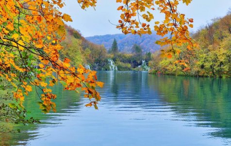 N.P. Plitvice lakes - 16 lakes inter-connected by a series of waterfalls