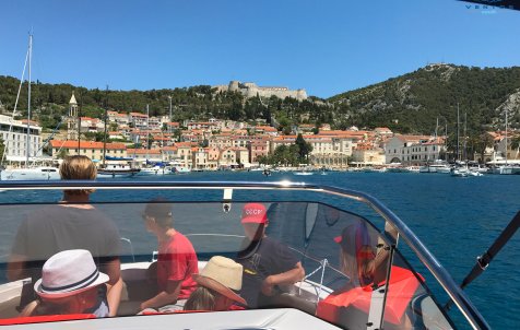 Island Hvar & wine tasting - Exclusive private speedboat tour